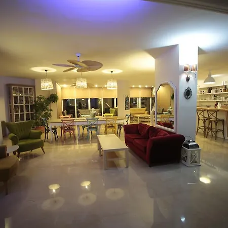 Incekum Su アブサルア