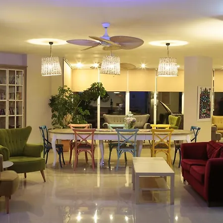 ホテル Incekum Su 4*