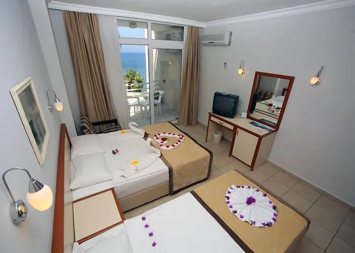 ホテル Incekum Su アブサルア